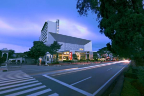  Atria Hotel Magelang  Магеланг